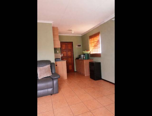 2 BEDROOM HOUSE FOR SALE IN PROTEA GLEN EXT